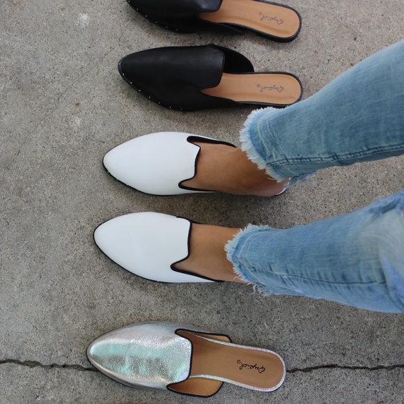🆕️//The Lizzy// White studded Mule/Flat - Picture 3 of 5